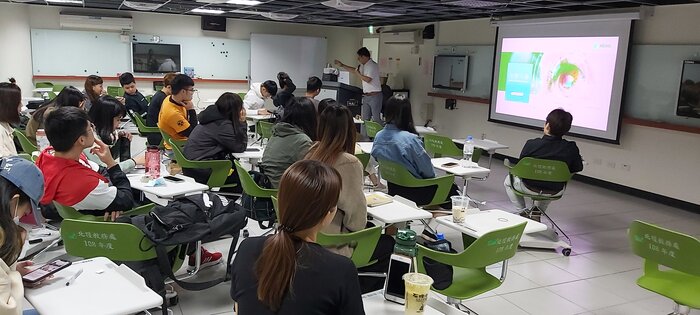 1100406【智慧科技於職場健康促進新契機-應用亮眼行動VR活化腦視神經】圖片