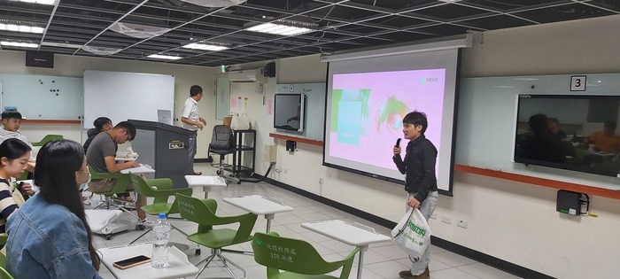 1100406【智慧科技於職場健康促進新契機-應用亮眼行動VR活化腦視神經】圖片