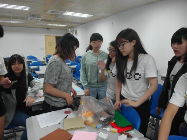 105學年度幸福學院月系列活動：生諮週、運保週、幼保週圖片